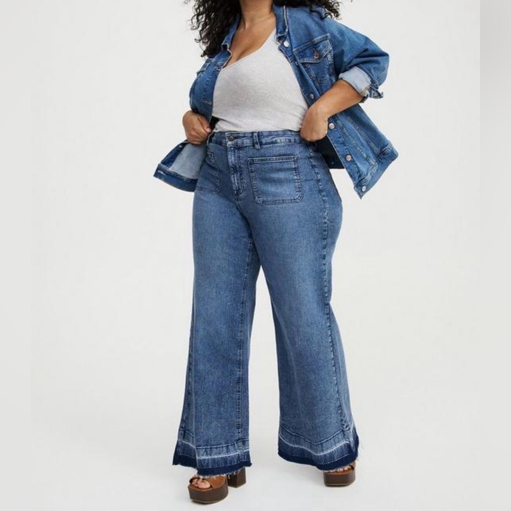 Torrid High Rise Wide Leg Jean